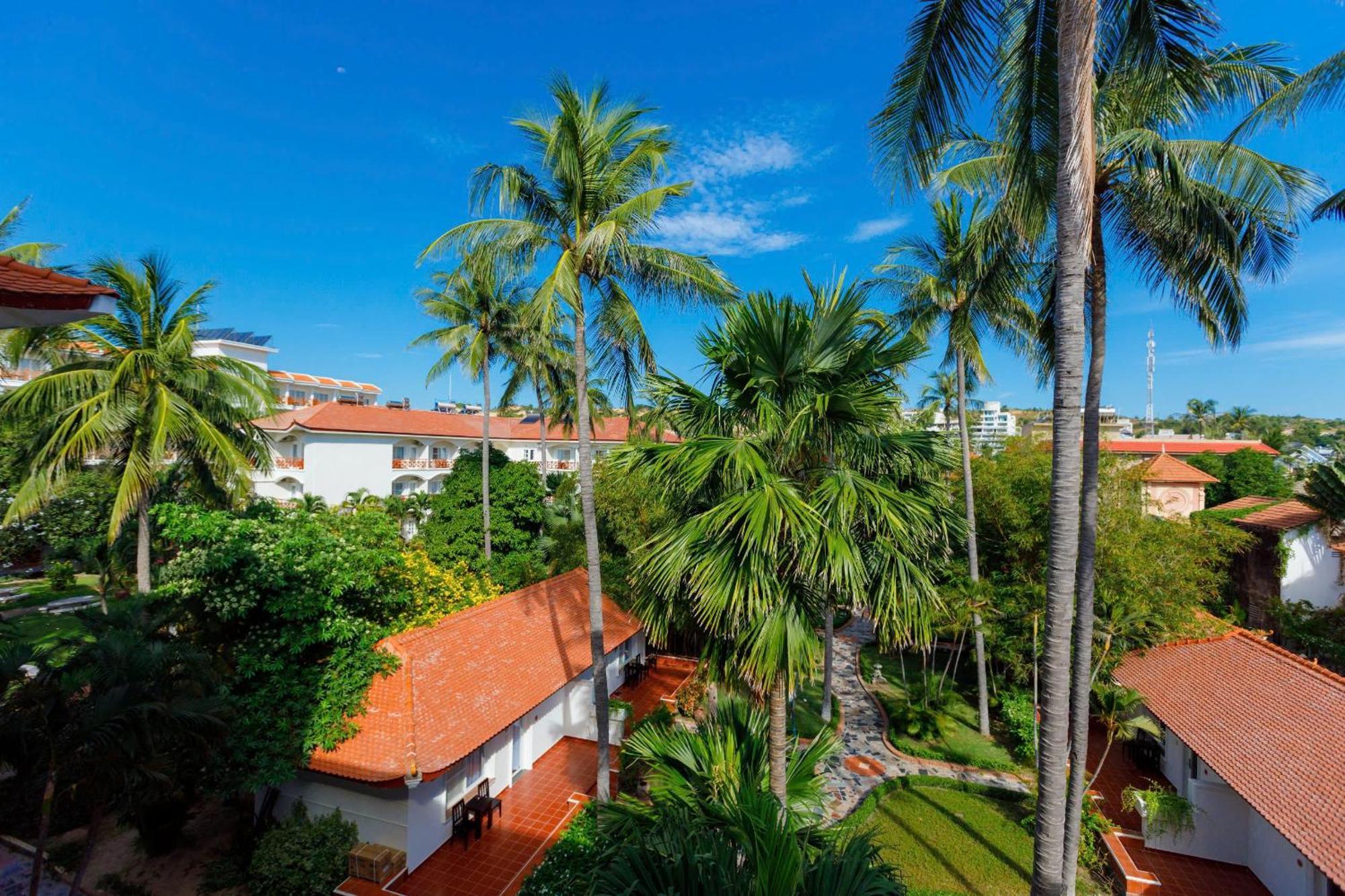 Le Aqua Resort & Spa Phan Thiet - Swiss Village Resort & Spa Mui Ne Exterior photo