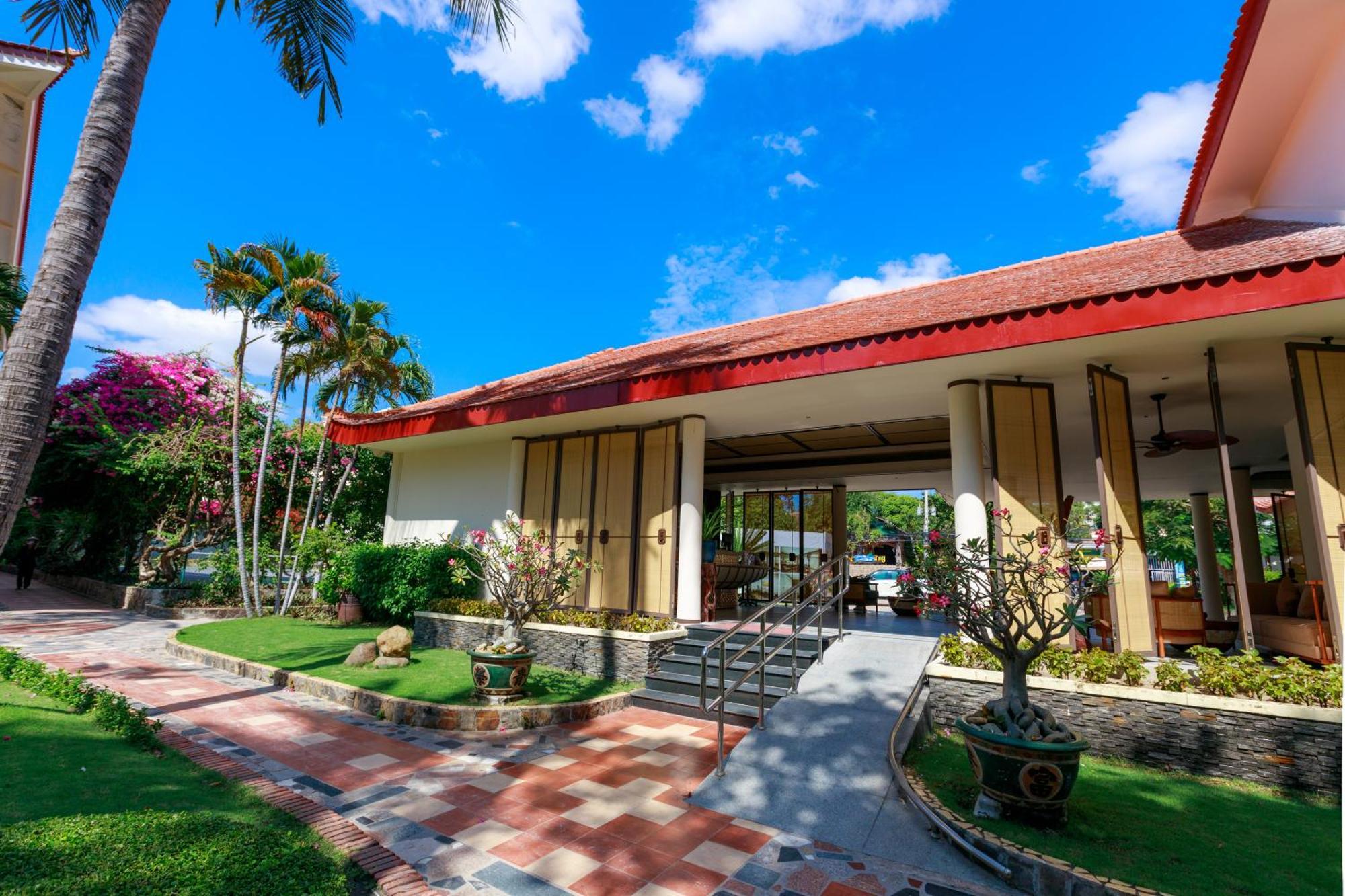 Le Aqua Resort & Spa Phan Thiet - Swiss Village Resort & Spa Mui Ne Exterior photo