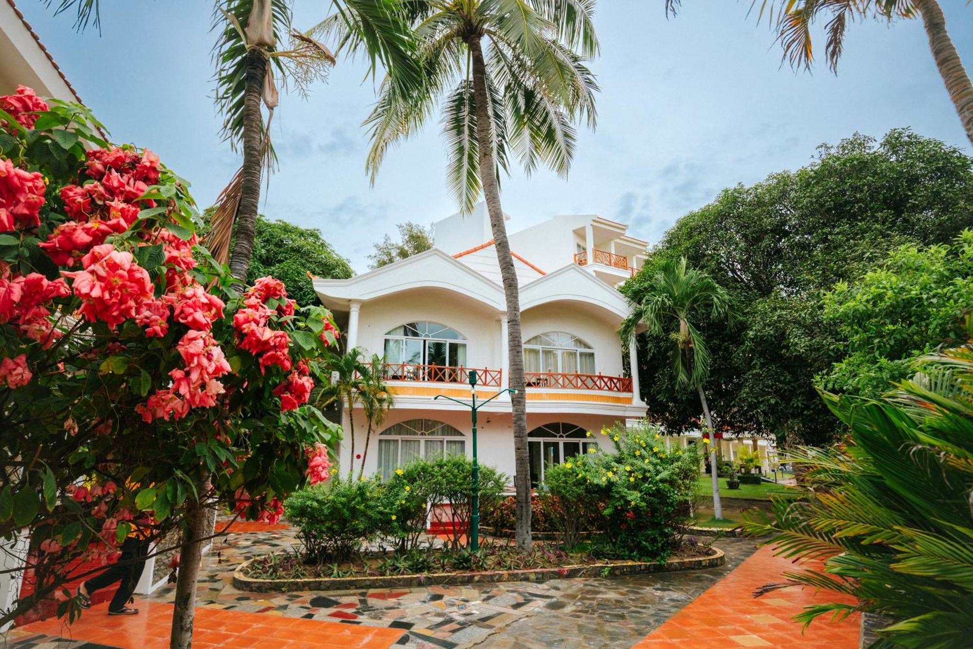Le Aqua Resort & Spa Phan Thiet - Swiss Village Resort & Spa Mui Ne Exterior photo